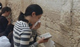 娱乐吃瓜君短裤,娱乐吃瓜君的时尚态度大揭秘