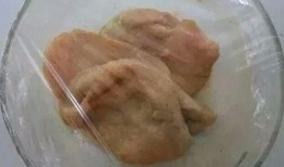 健身鸡胸肉爆料视频播放,鸡胸肉健身视频播放量惊人，揭秘健身饮食秘诀