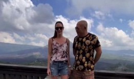 女网红爆料父亲视频,真相背后引人深思