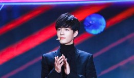 肖战吃黑瓜是网红吗,揭秘网红背后的真实生活