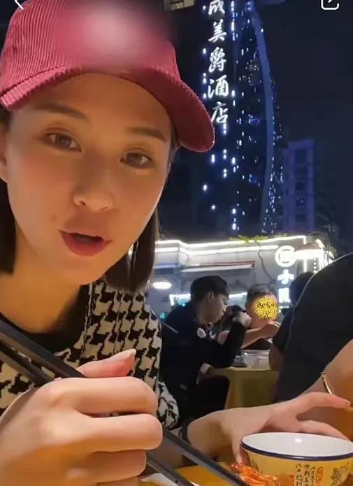 娱乐圈吃瓜小视频群,吃瓜小视频群背后的秘密与八卦风云